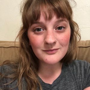 Meet your Posher, Claire